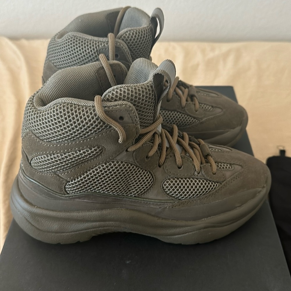 Yeezy season 7  Dessert Boots size 7